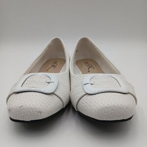 It's OK Women White Buckle Basket Weave Flats Sz. 8.5W